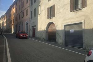 CANTU' affittiamo NEGOZIO/UFFICIO su strada di for