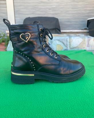 Anfibi stivaletti neri Girl Zoe 35 cuore e borchie