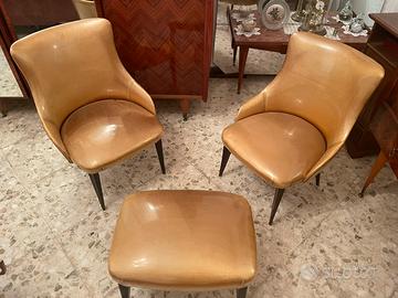 Coppia di poltrone e pouf anni ‘50