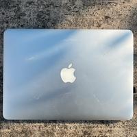 MacBook pro + custodia +caricabatterie