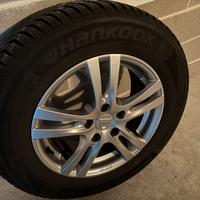 4 pneumatici invernali 215/65 R 16 con cerchi i