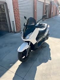 Yamaha xmax 250