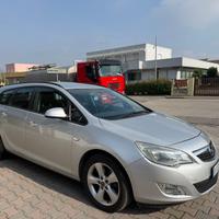 Opel astra 1.7 diesel 125cv anche neo patentati