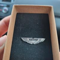 spilla aston martin