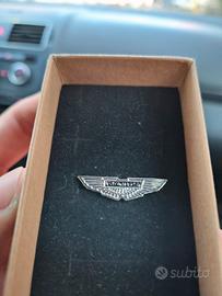 spilla aston martin