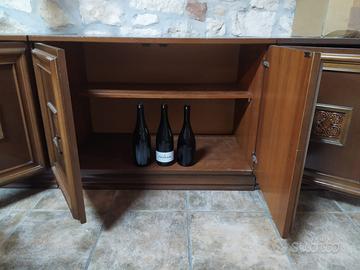 Mobile credenza