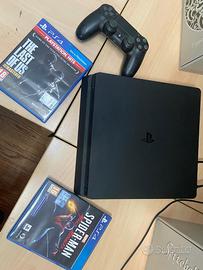 Play 4 slim con giochi come nuova