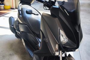 Yamaha Xmax 400.    2015 