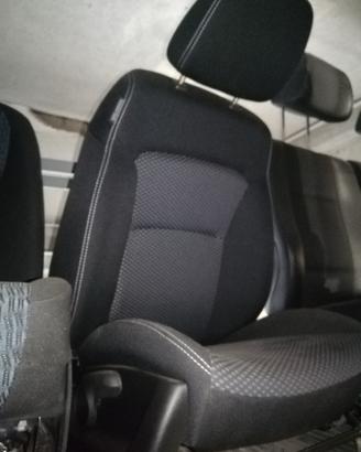 Sedile anteriore dx SUZUKI VITARA del 2016