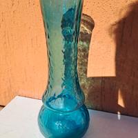 Vasetto turchese in vetro sagomato 