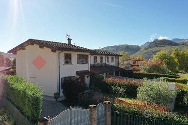 Villa a schiera Castelnuovo di Garfagnana