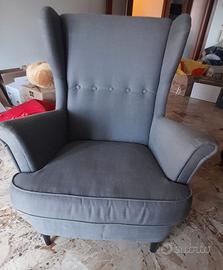 Poltrona e  poggiapiedi IKEA in tessuto