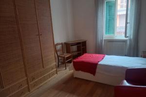 Verona: stanza arredata in appartamento