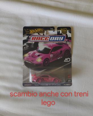 hot wheels Porsche Roxy Chase 