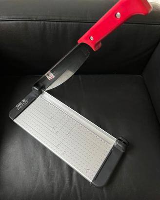 Taglierina s leva di sicurezza,  M+S