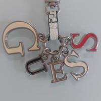 Portachiavi GUESS con lettere