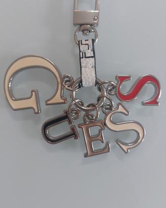 Portachiavi GUESS con lettere