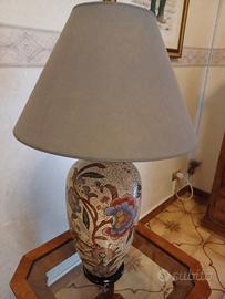 Lampada da tavolo in ceramica decorata