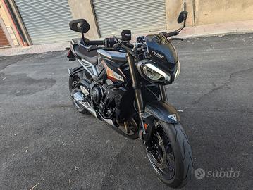triumph street Triple 765 rs