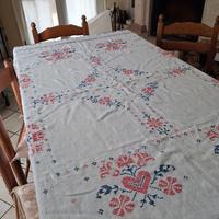 tovaglia d'epoca ricamata a mano