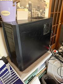 PC FISSO CON MONITOR