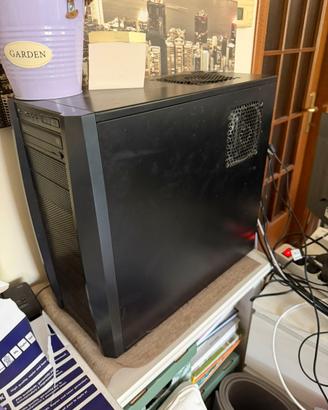 PC FISSO CON MONITOR