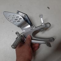 PEDANA DESTRA ORIGINALE YAMAHA R1 2004 2005 2006