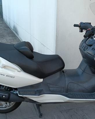 SUZUKI BURGMAN 650