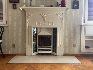 Rivestimento camino in stile liberty