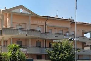 Mansarda per coppia studenti fronte universita' pe