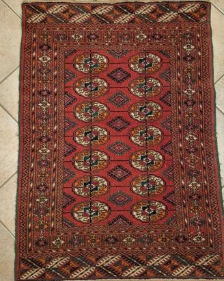 Vecchio tappeto di Bukhara