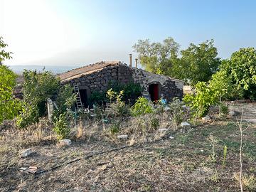 Casetta con ampio terreno