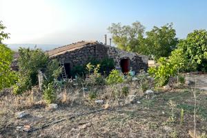 Casetta con ampio terreno