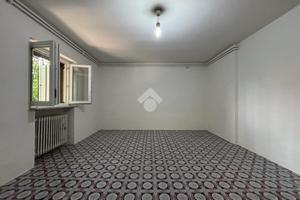 2 LOCALI A LUCCA