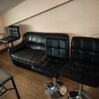 Divano e 3 sgabelli modulabili 