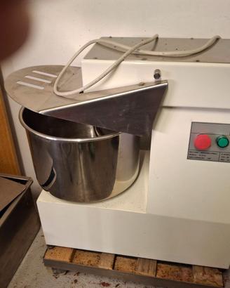 Impastatrice per pane e pizze
