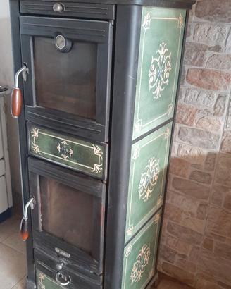stufa con forno in maiolica