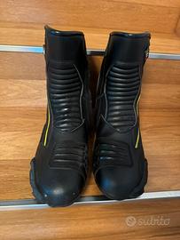 Scarponcini per moto