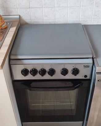 Forno con Piano Cottura Beko