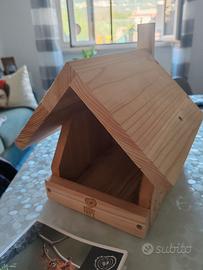 Casetta per uccelli nuova