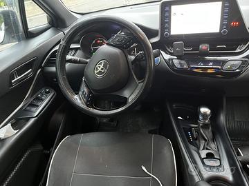 Toyota C HR active 78kw 122 cavalli motore batt o