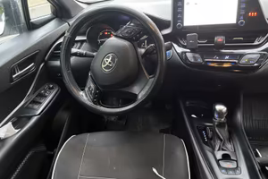 Toyota C HR active 78kw 122 cavalli motore batt o