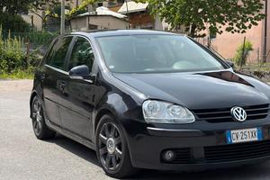 Volkswagen Golf 2.0 diesel del 2005. con dettagli.