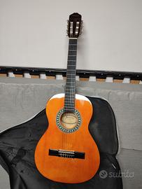 Chitarra classica 3/4 con custodia 