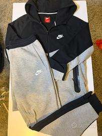 tuta nike tech