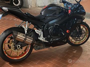 SUZUKI GSXR 750