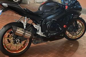 SUZUKI GSXR 750
