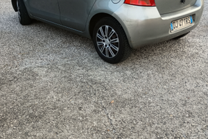 Vendiamo Toyota Yaris
