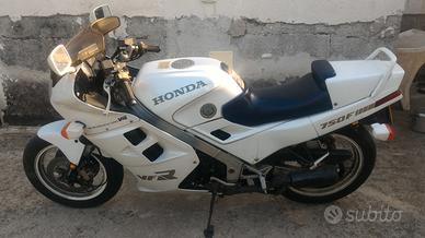 Honda VFR 750F - 1988