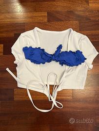 Costume + maglietta con scollo